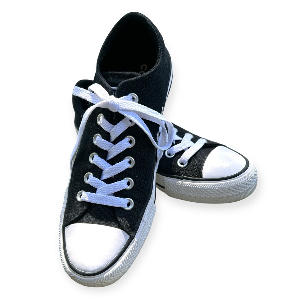 Women’s Converse Black/White US8 39EUR 24.5CM Tennis Shoes Sneakers